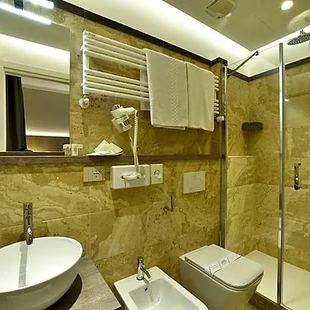 فندق Lamberti 3*